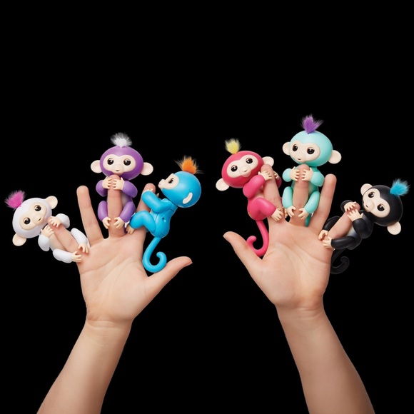 Fingerlings Monkey - Zoe (Seafoam Green with Purple hair) - Interactive Baby Pet - Picture 8 of 13